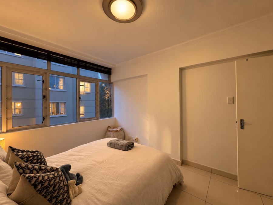 To Let 3 Bedroom Property for Rent in Sea Point Western Cape